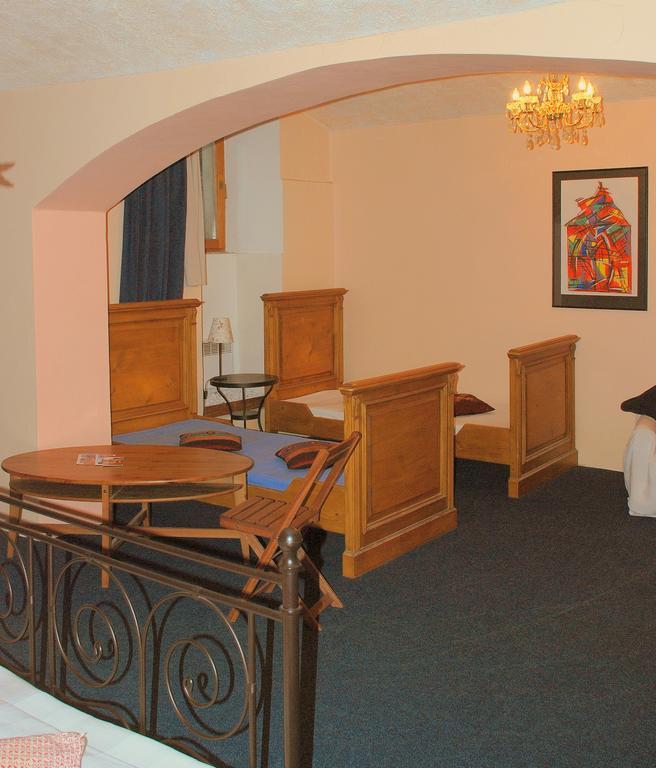Pension Atelier 12 Прага Екстериор снимка