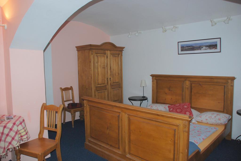Pension Atelier 12 Прага Екстериор снимка