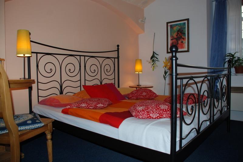 Pension Atelier 12 Прага Екстериор снимка