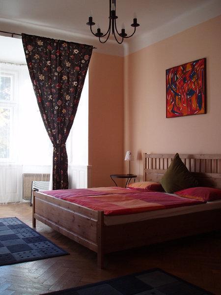 Pension Atelier 12 Прага Екстериор снимка